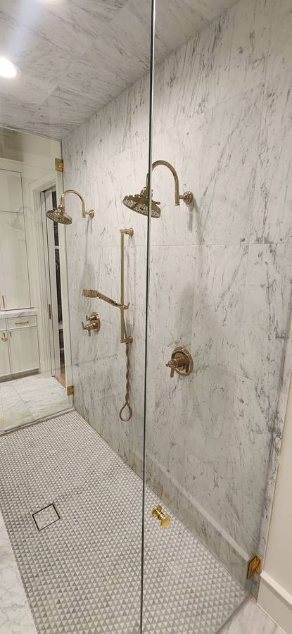 Dual shower installation